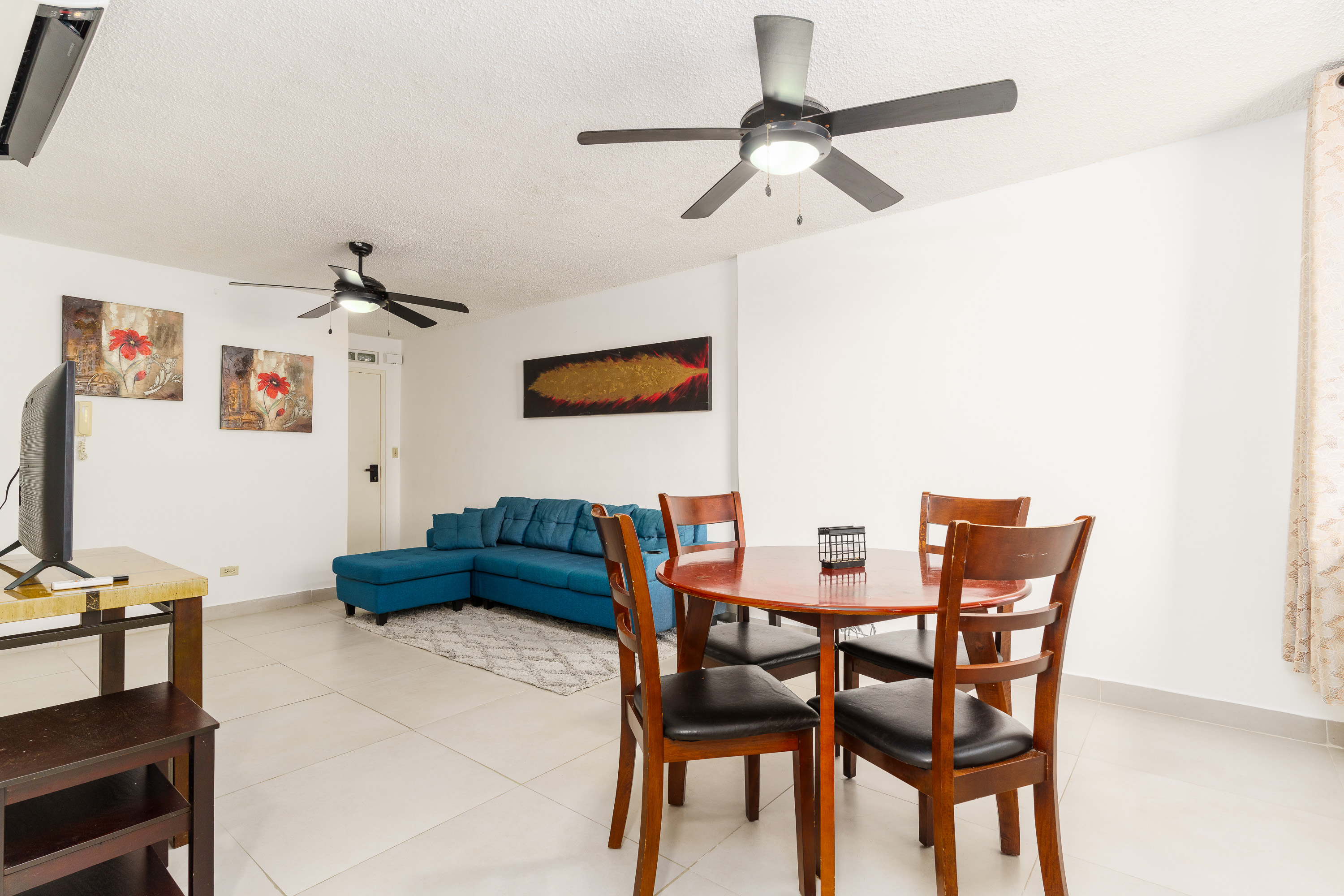 гостиная, обеденный стол